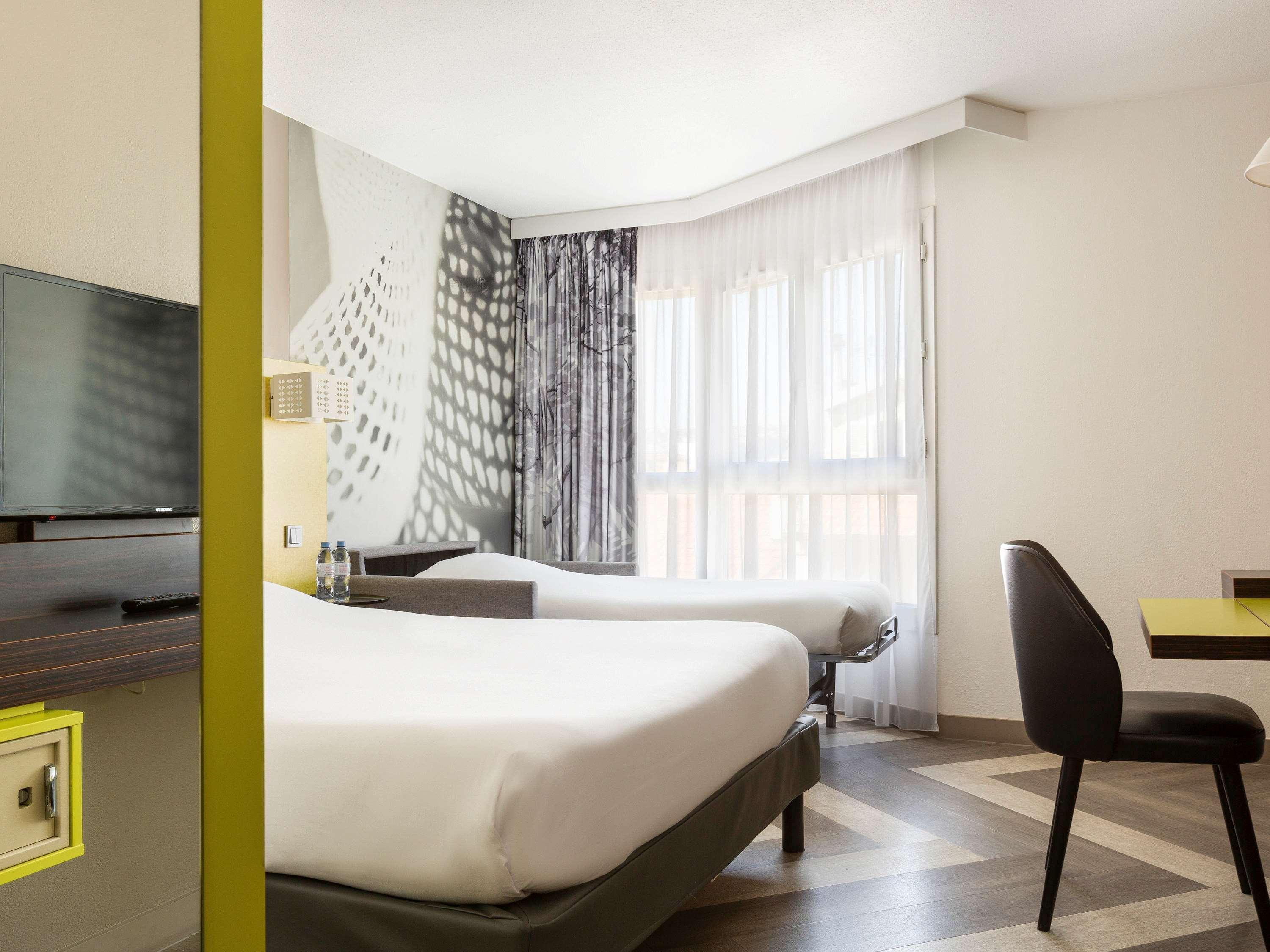 Ibis Styles Nice Centre Port Esterno foto
