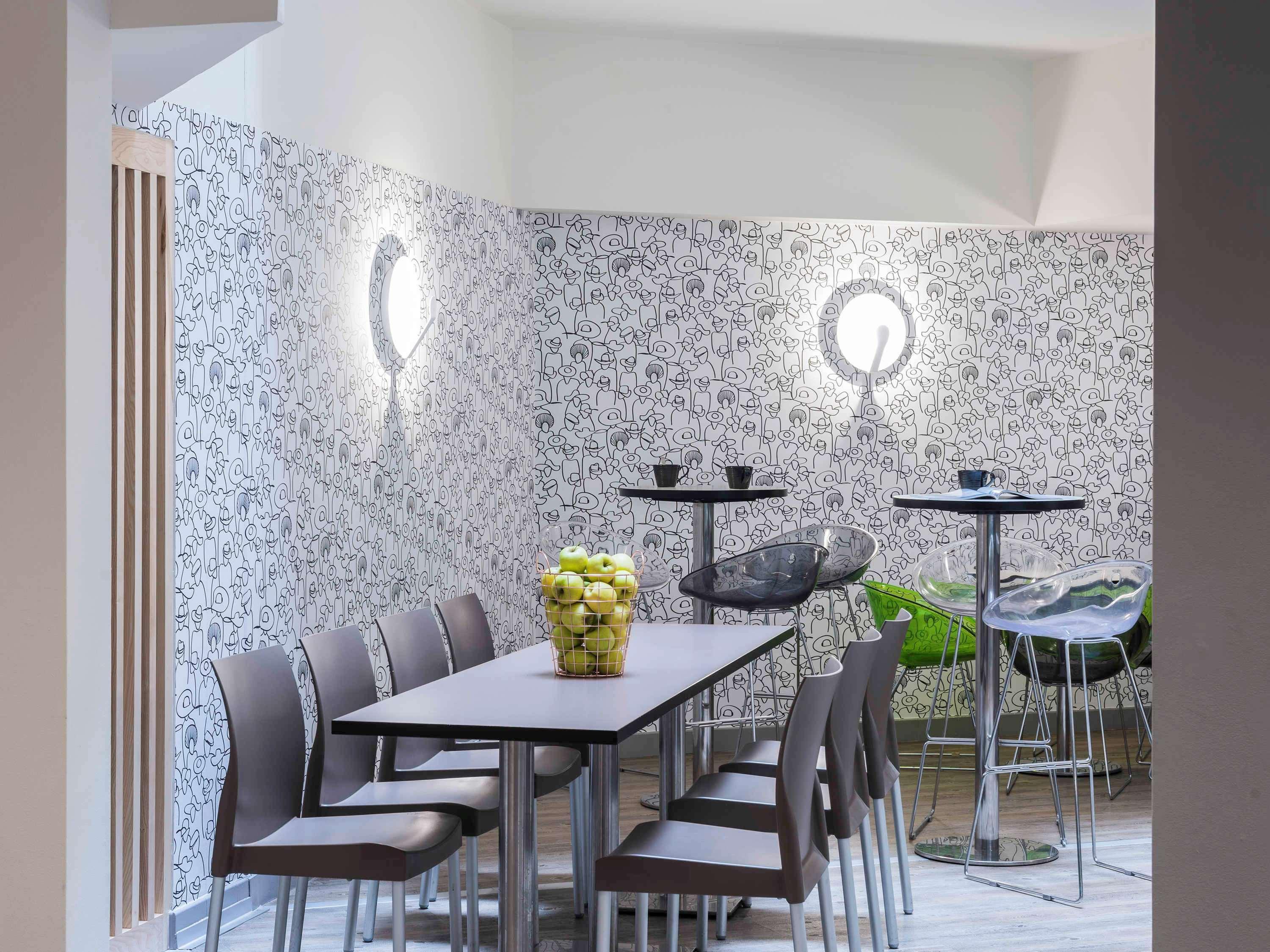 Ibis Styles Nice Centre Port Esterno foto