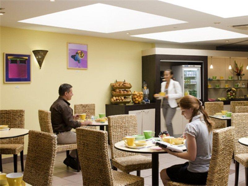 Ibis Styles Nice Centre Port Esterno foto