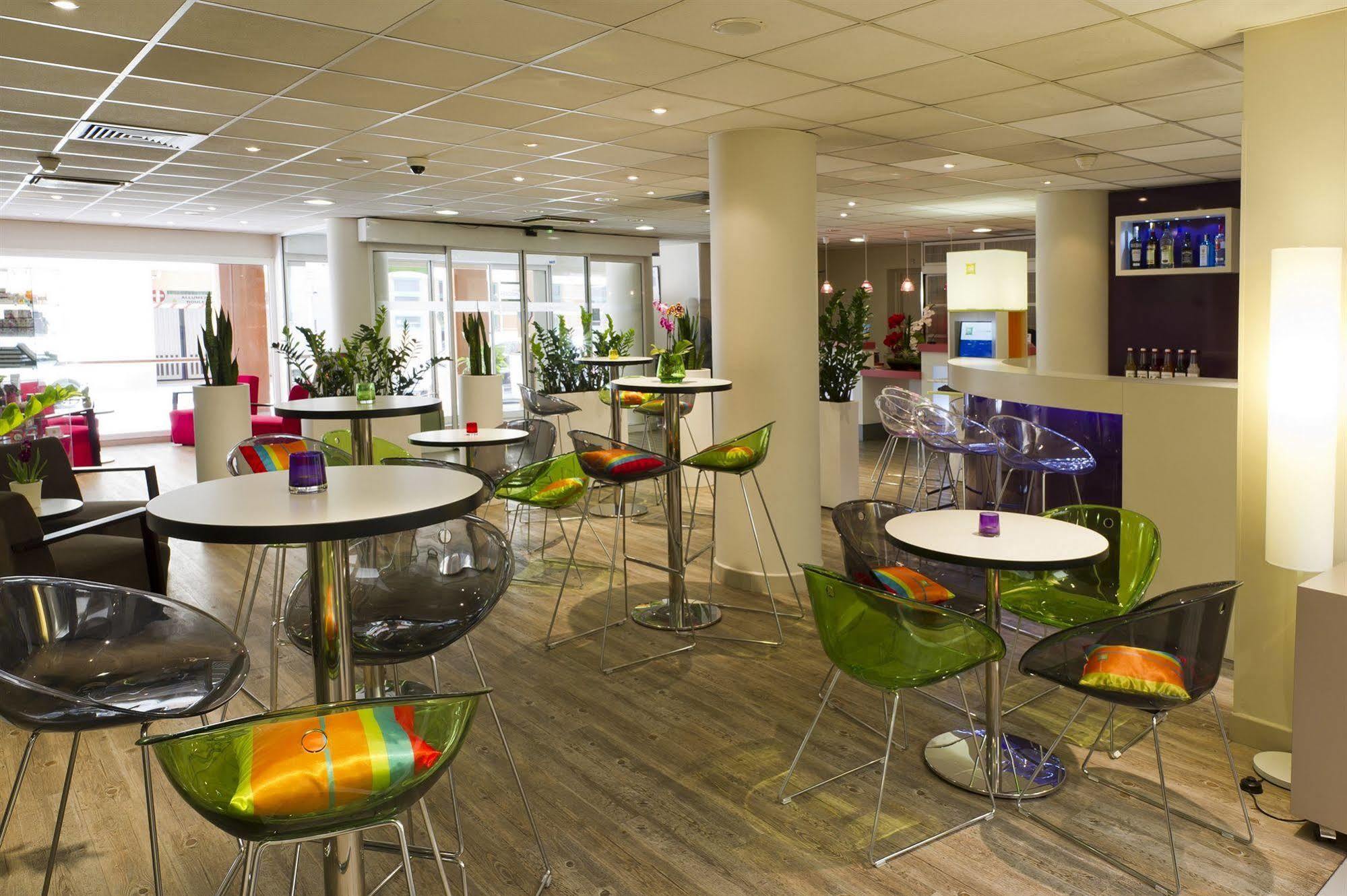 Ibis Styles Nice Centre Port Esterno foto